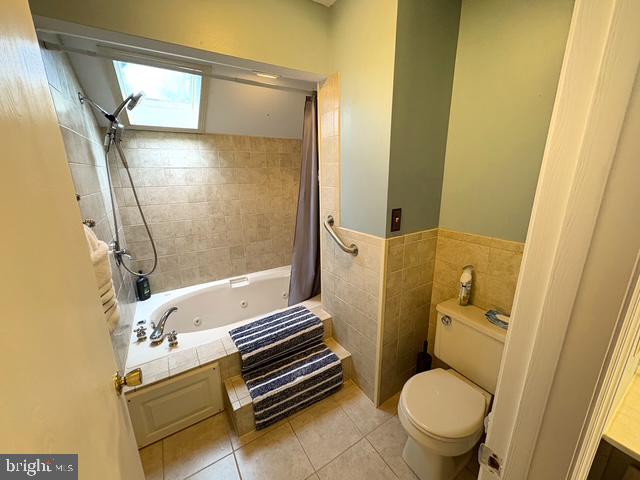 THE WOODS - Residential Lease