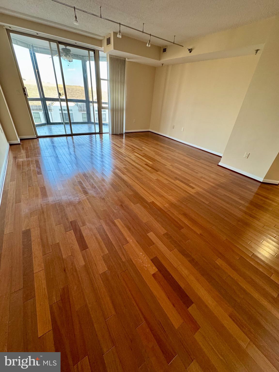 THE VICTORIA CODM - Residential