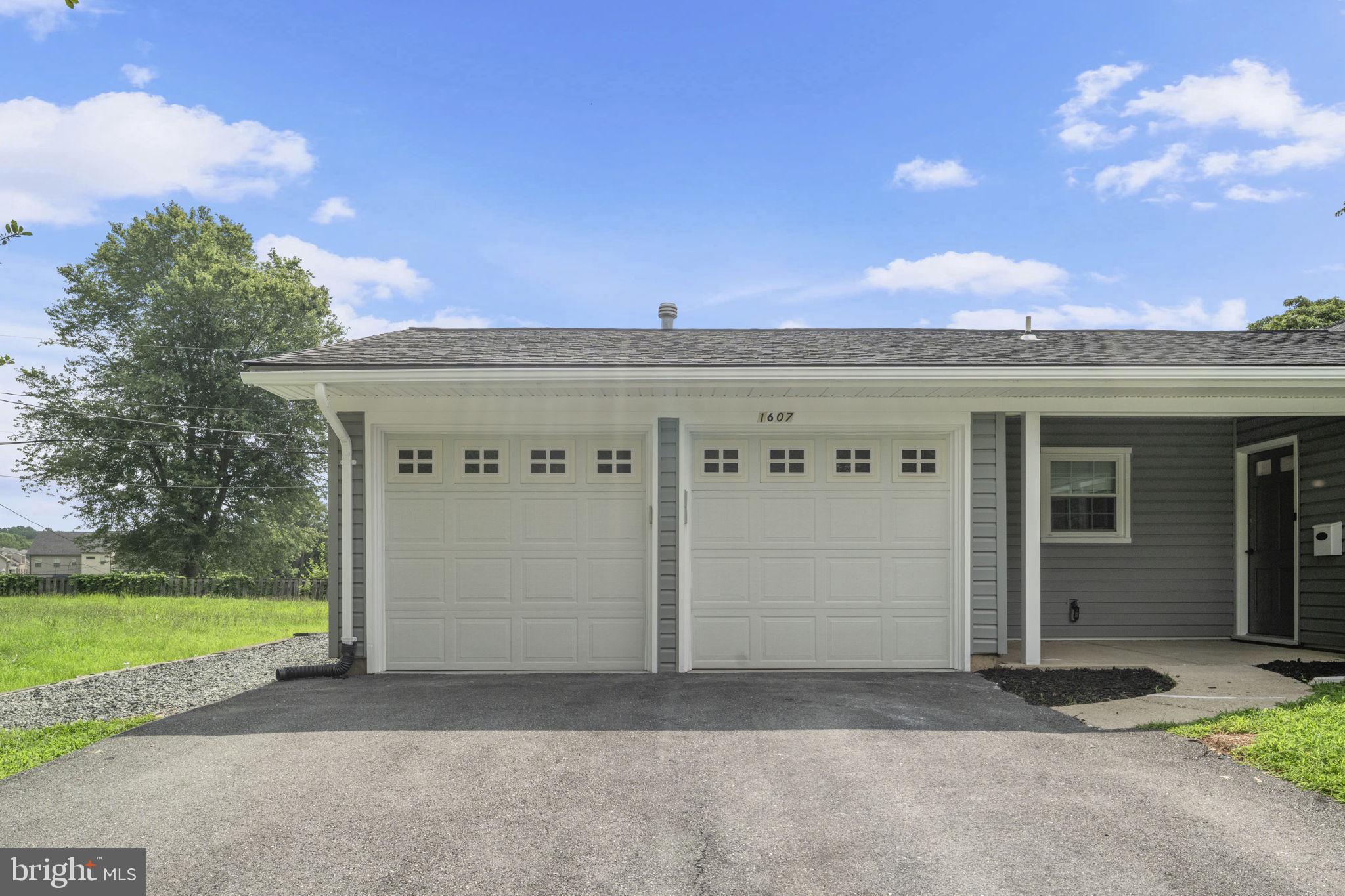 POINTER RIDGE - Residential