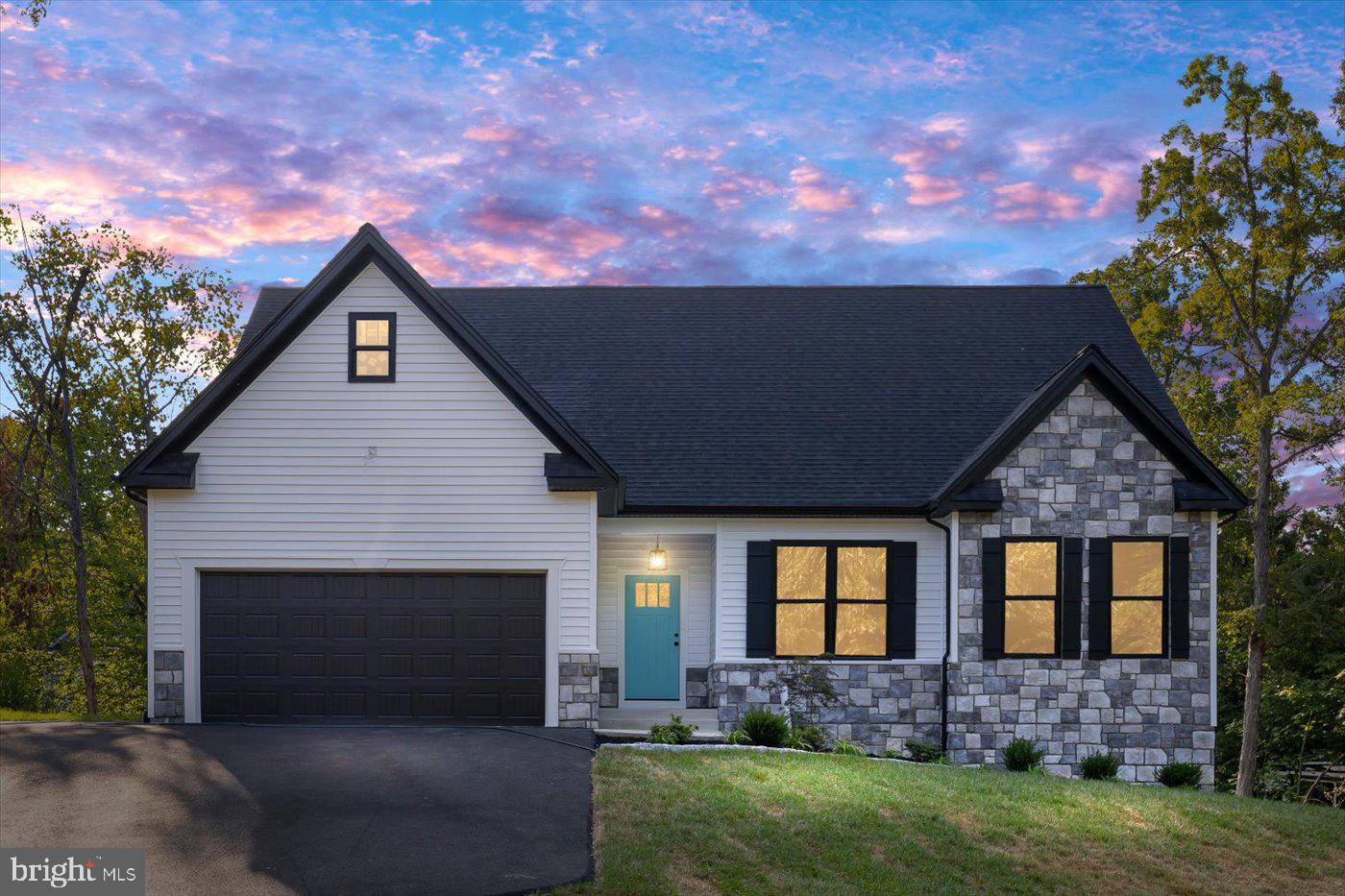 HUNTINGTON HILLS - Residential