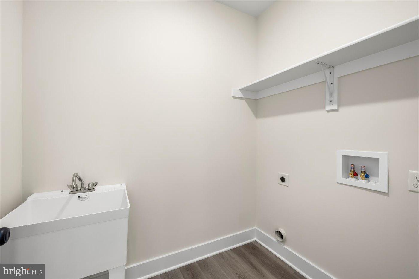 HUNTINGTON HILLS - Residential