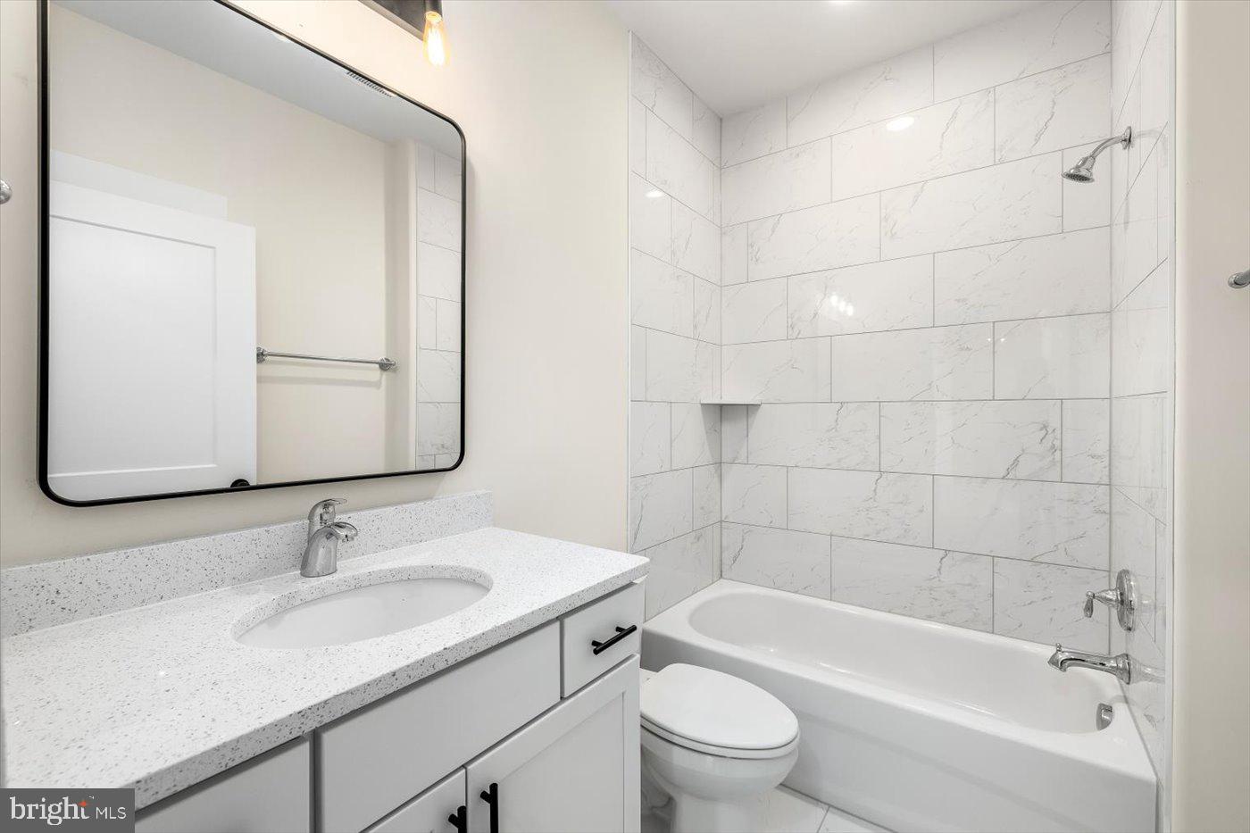 HUNTINGTON HILLS - Residential