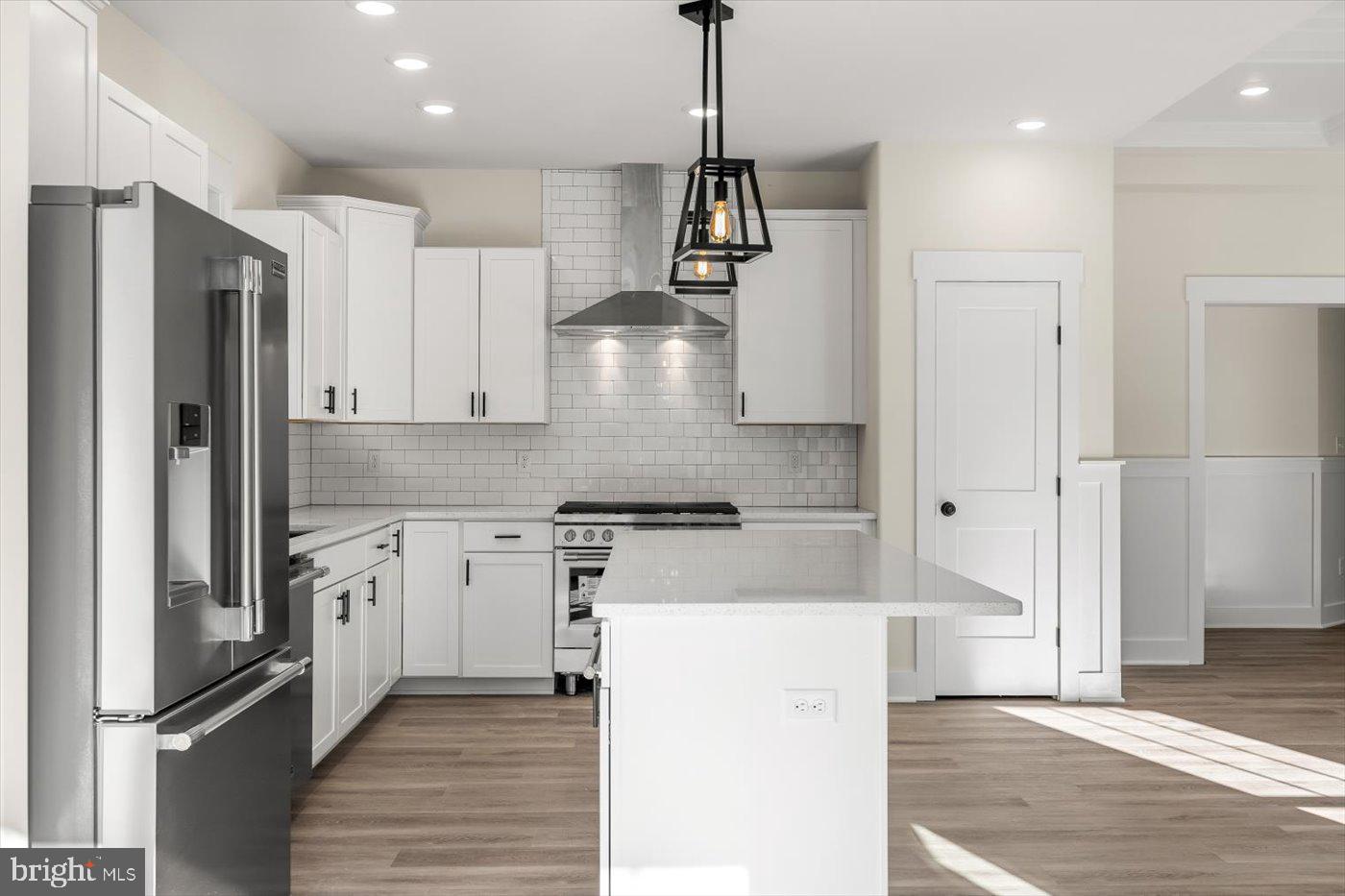 HUNTINGTON HILLS - Residential