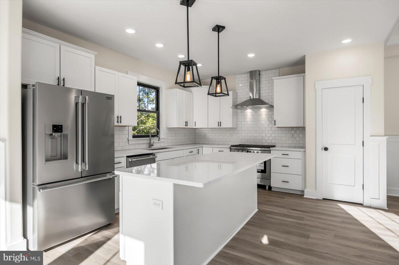 HUNTINGTON HILLS - Residential