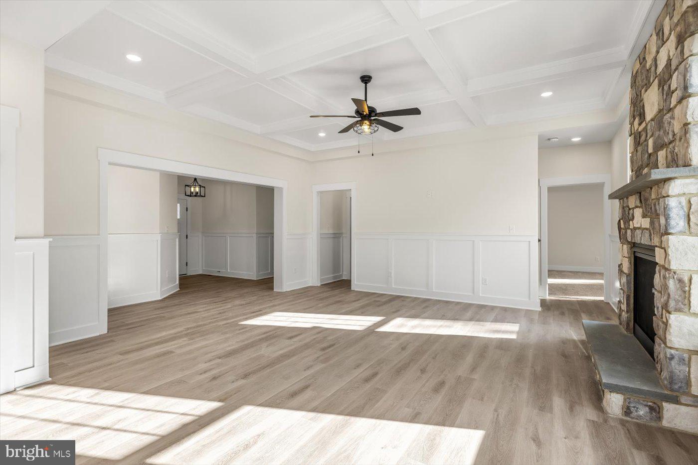 HUNTINGTON HILLS - Residential