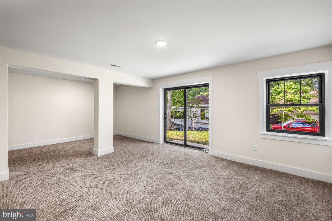 HUNTINGTON HILLS - Residential