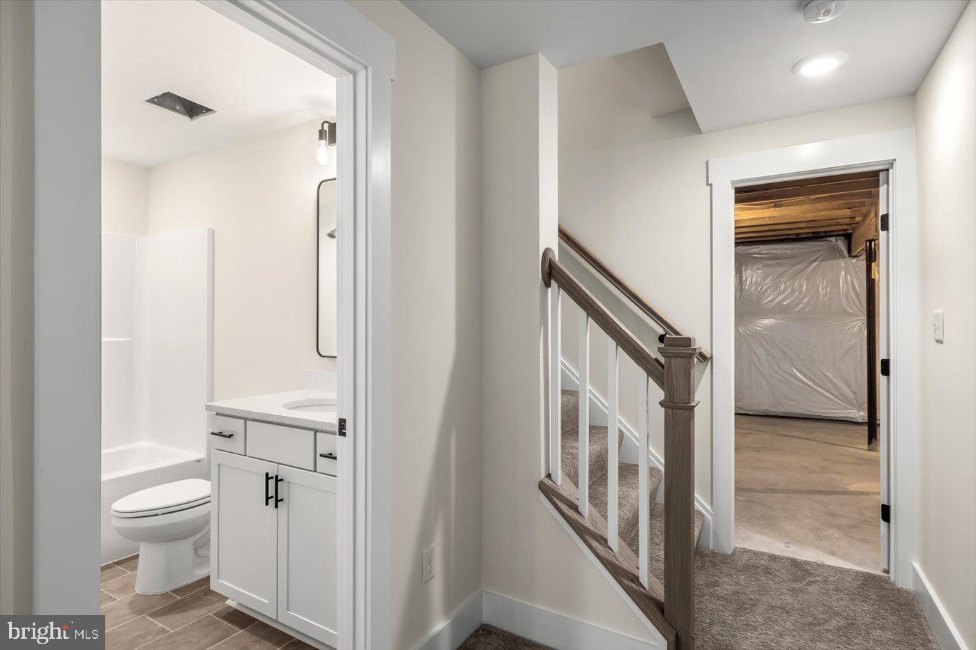 HUNTINGTON HILLS - Residential