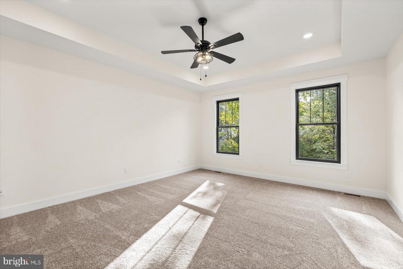 HUNTINGTON HILLS - Residential