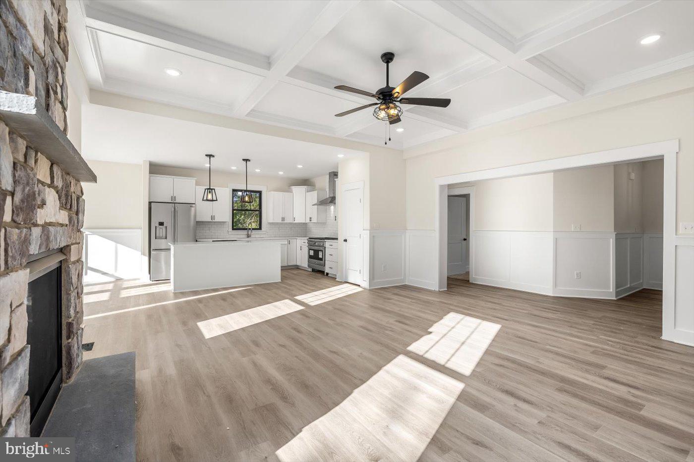 HUNTINGTON HILLS - Residential