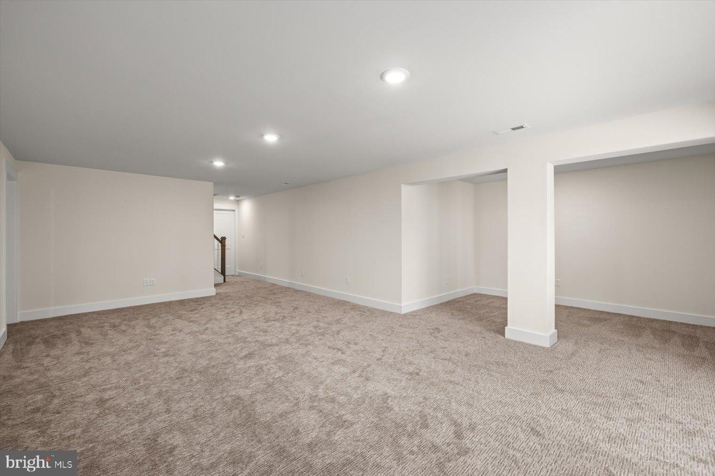 HUNTINGTON HILLS - Residential