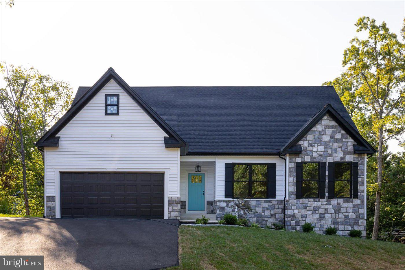 HUNTINGTON HILLS - Residential