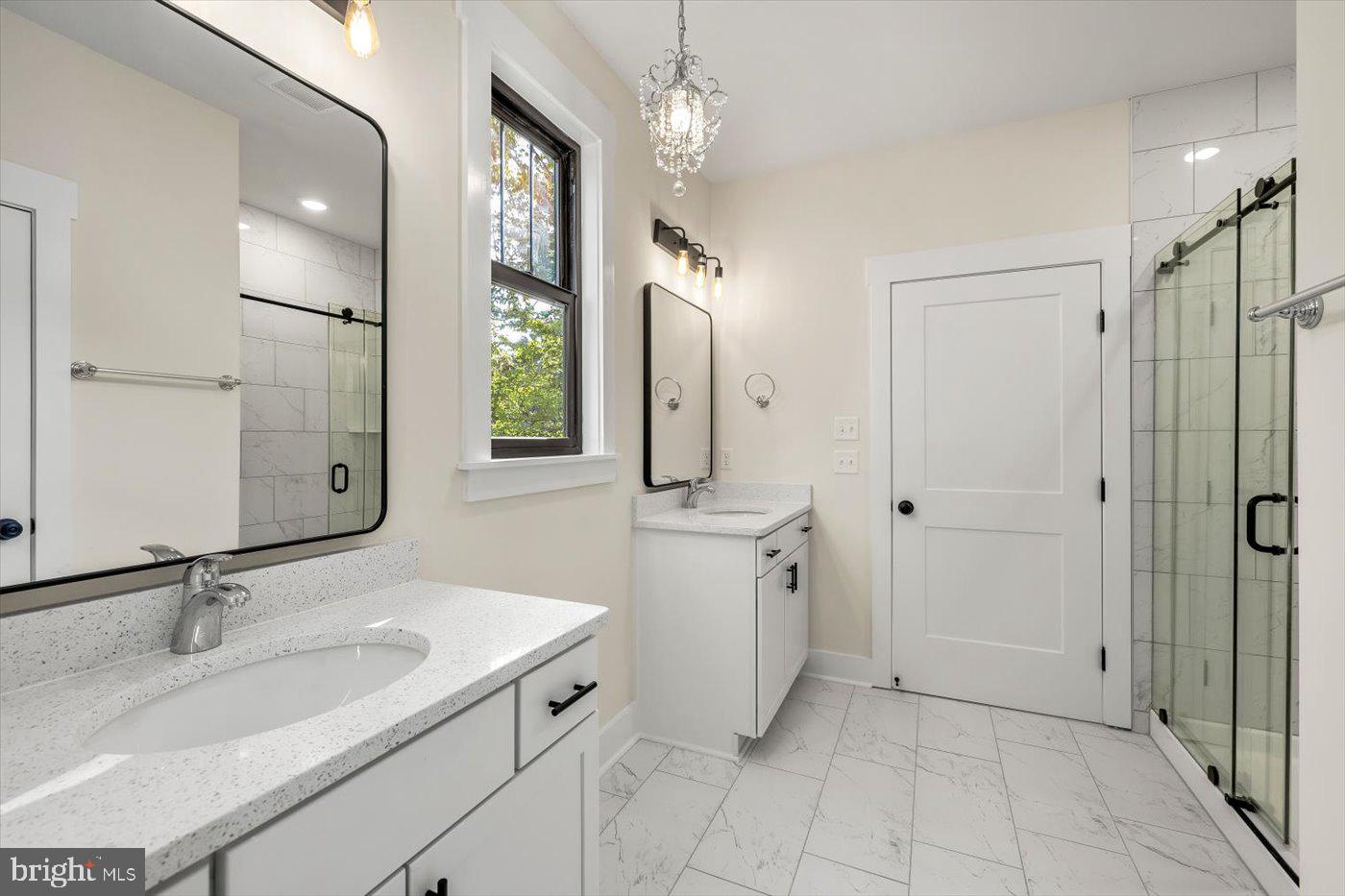 HUNTINGTON HILLS - Residential