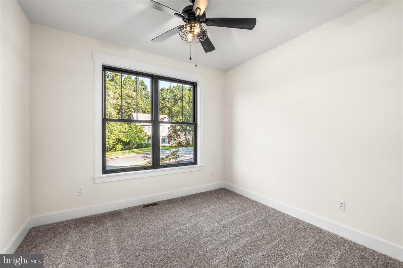HUNTINGTON HILLS - Residential