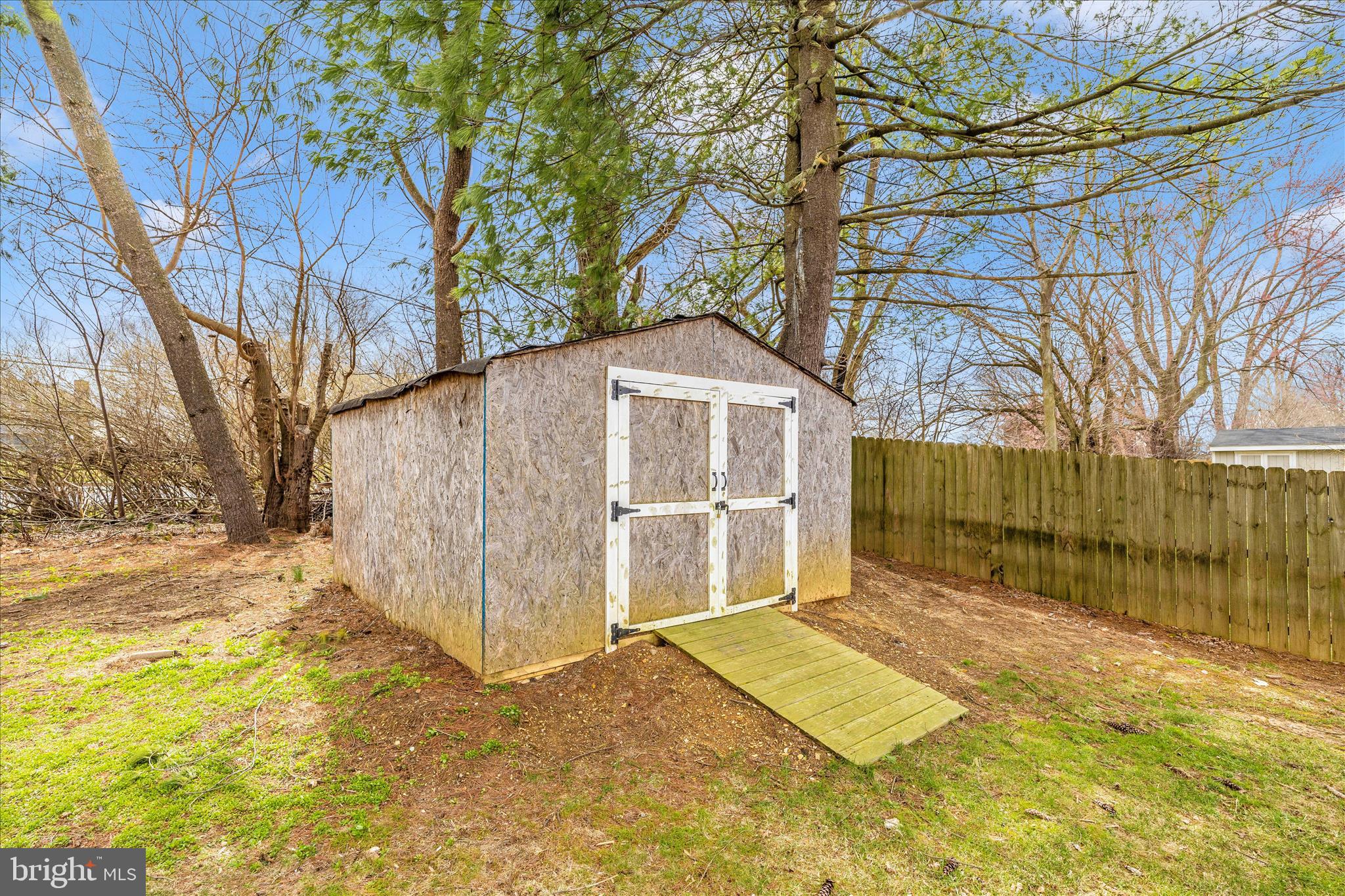 GLADE MANOR - Residential