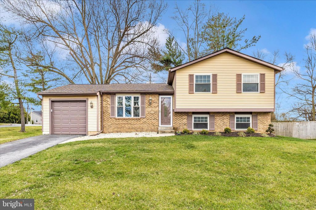 Photo of 9429 Highlander Court, WALKERSVILLE, MD 21793 (MLS # MDFR2077276)