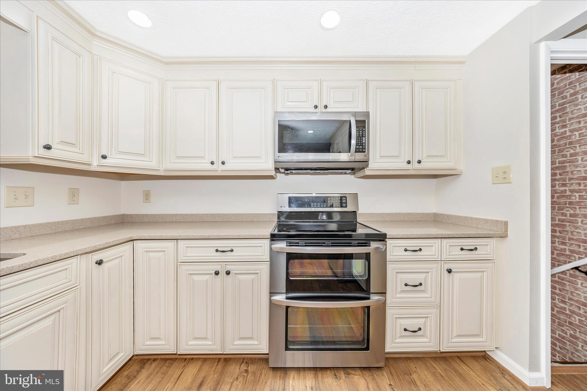 GLADE MANOR - Residential