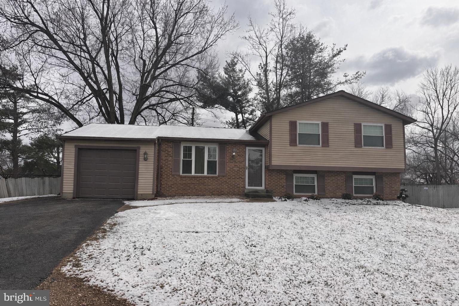 GLADE MANOR - Residential