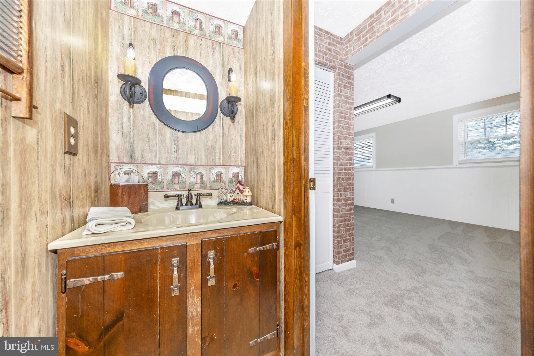 GLADE MANOR - Residential