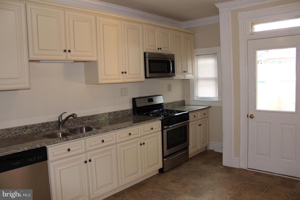 HAMILTON PARK - Residential Lease