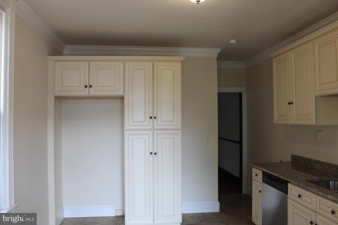 HAMILTON PARK - Residential Lease