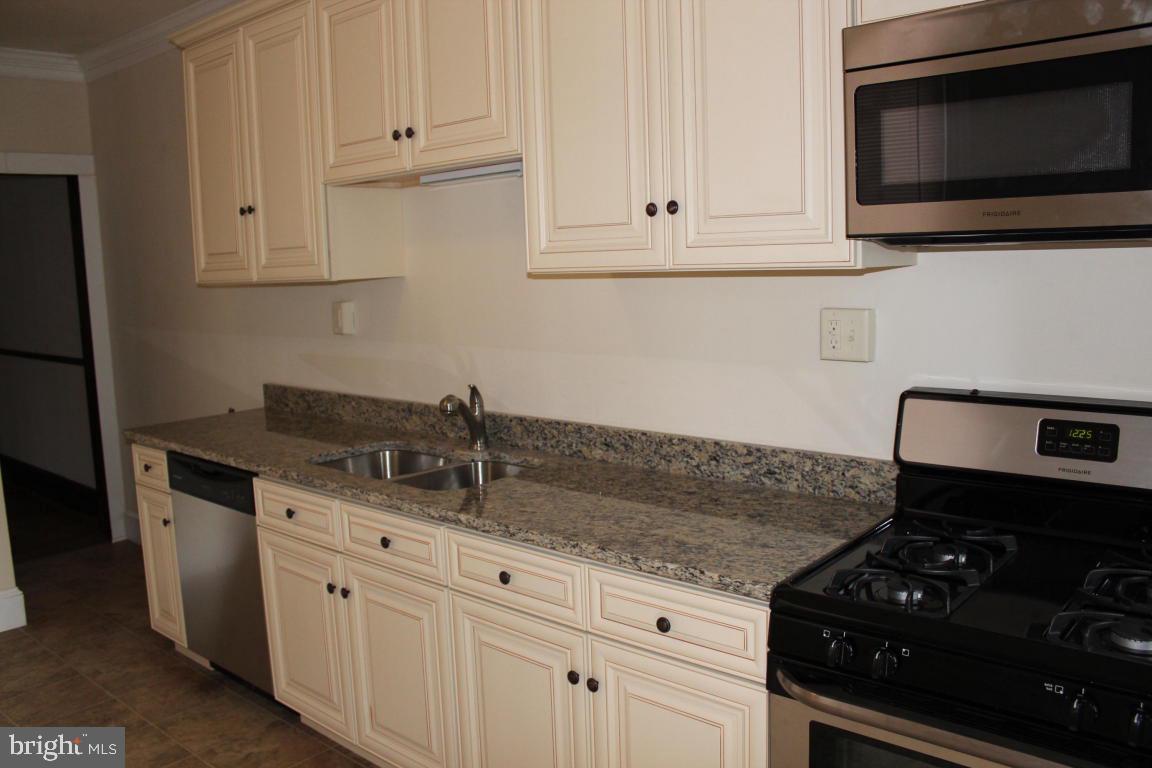 HAMILTON PARK - Residential Lease