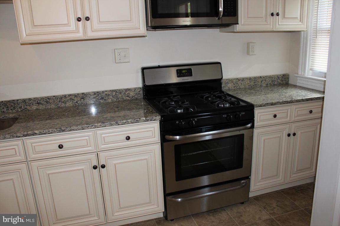 HAMILTON PARK - Residential Lease