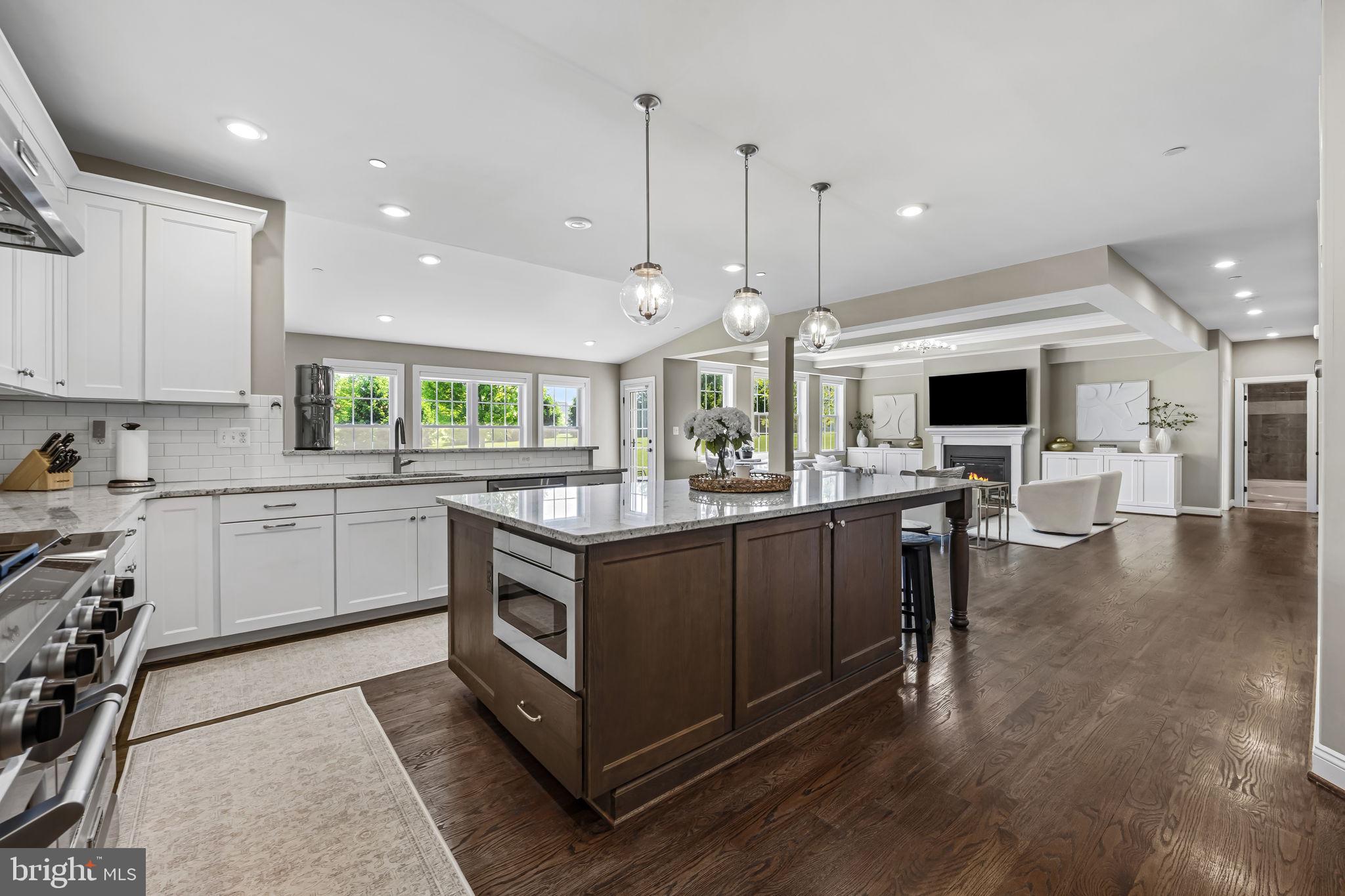 BRIAR KNOLL - Residential