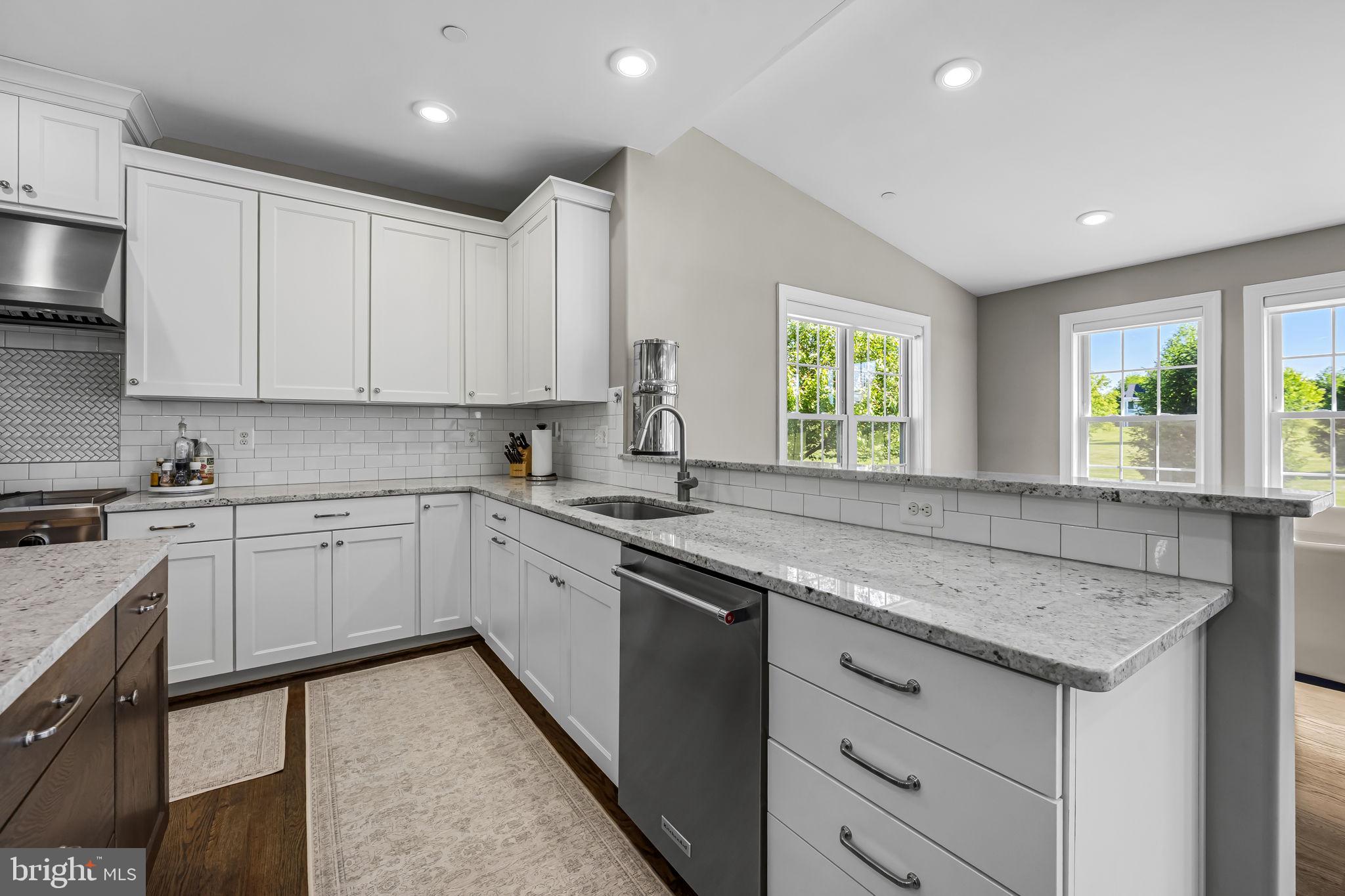 BRIAR KNOLL - Residential