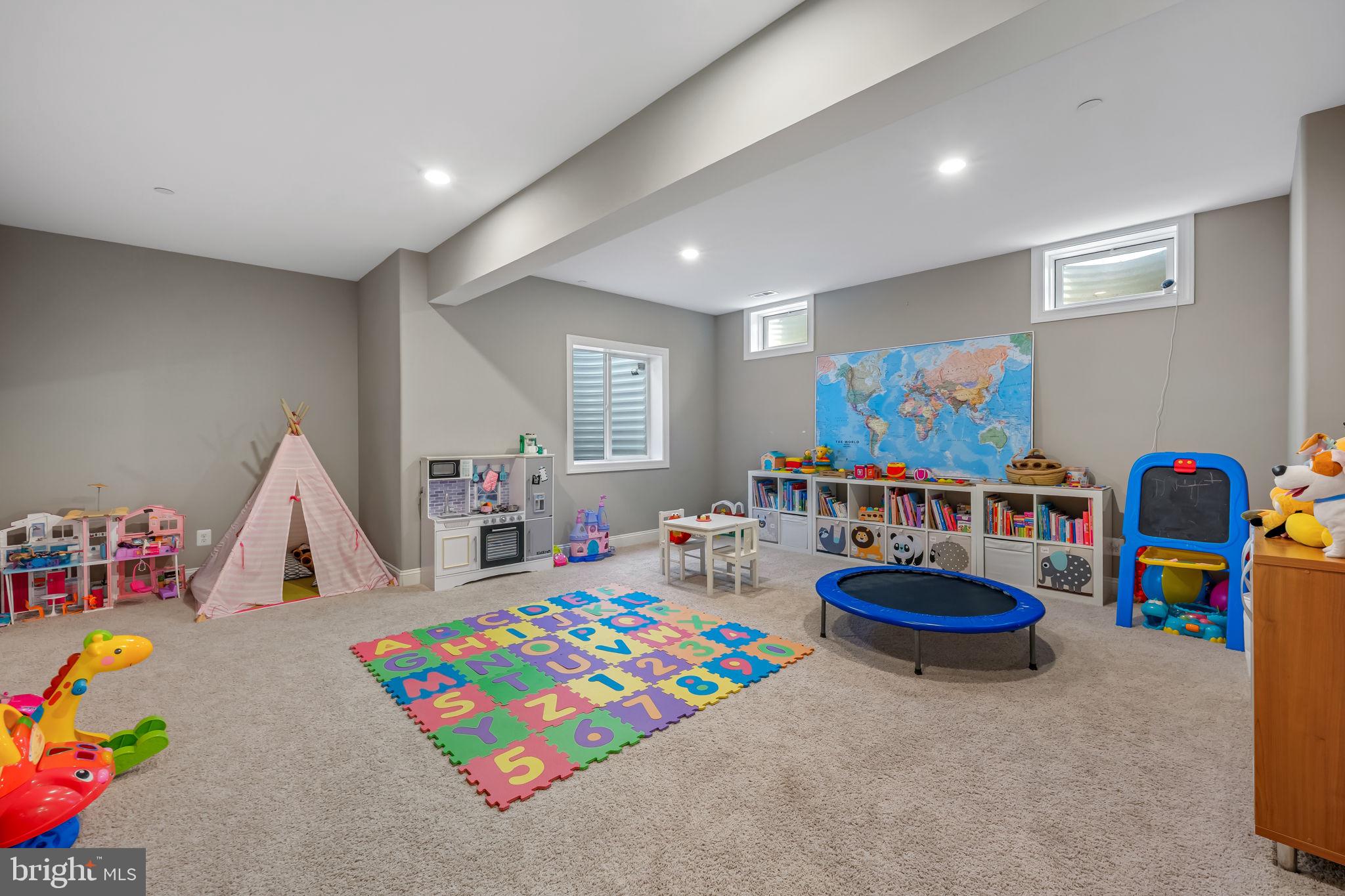 BRIAR KNOLL - Residential