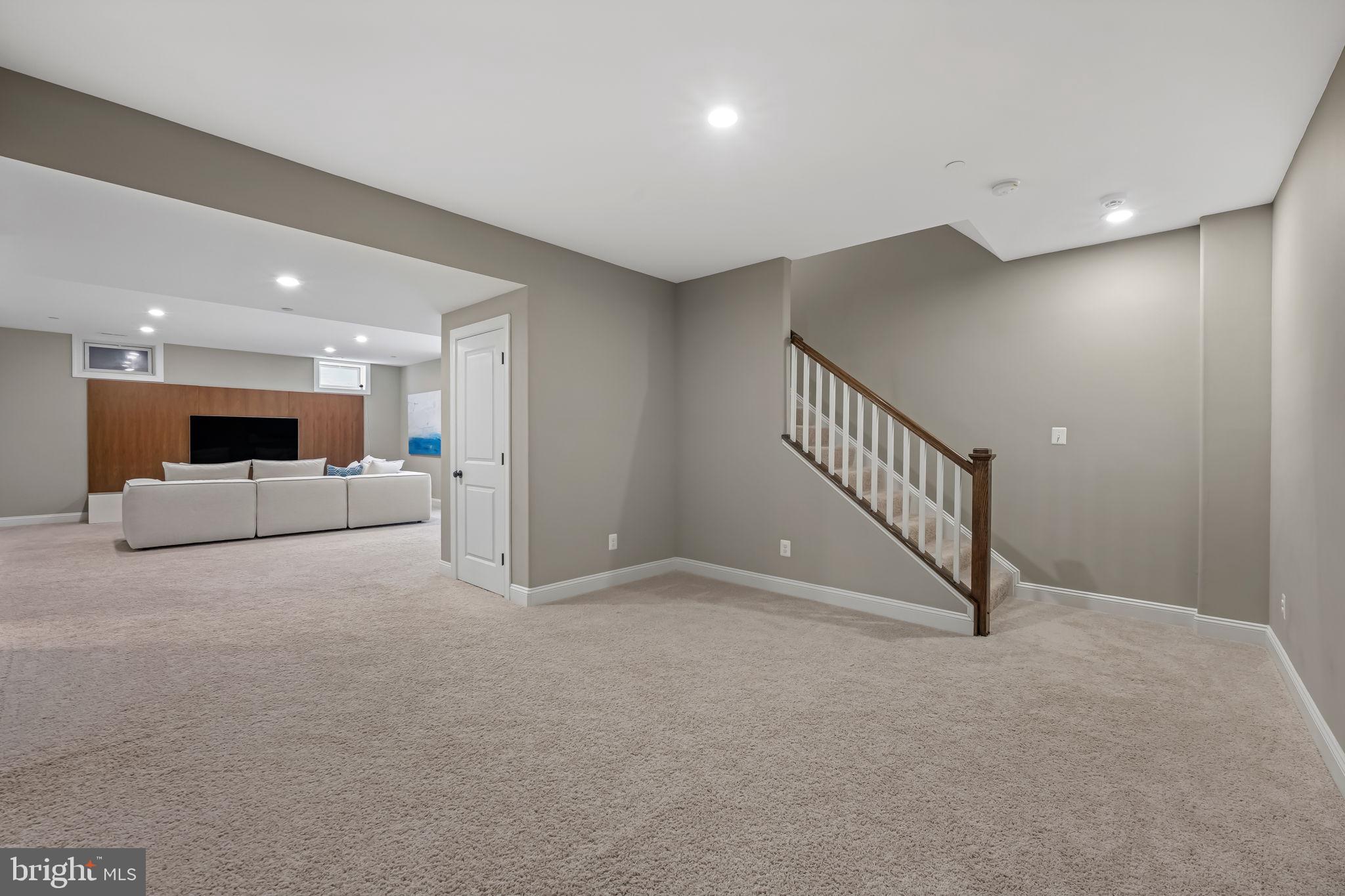 BRIAR KNOLL - Residential