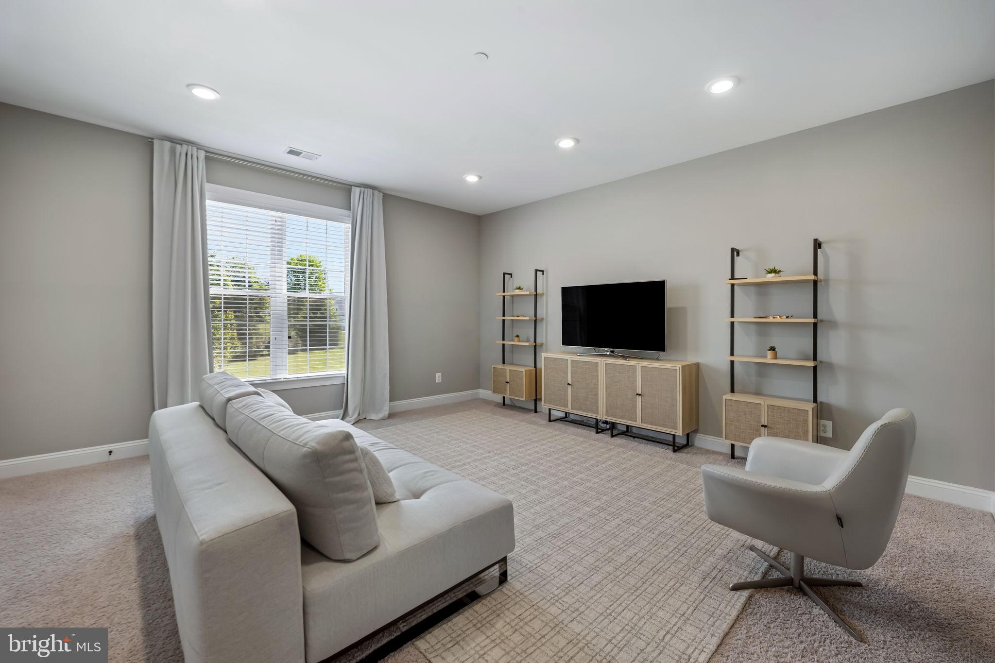 BRIAR KNOLL - Residential