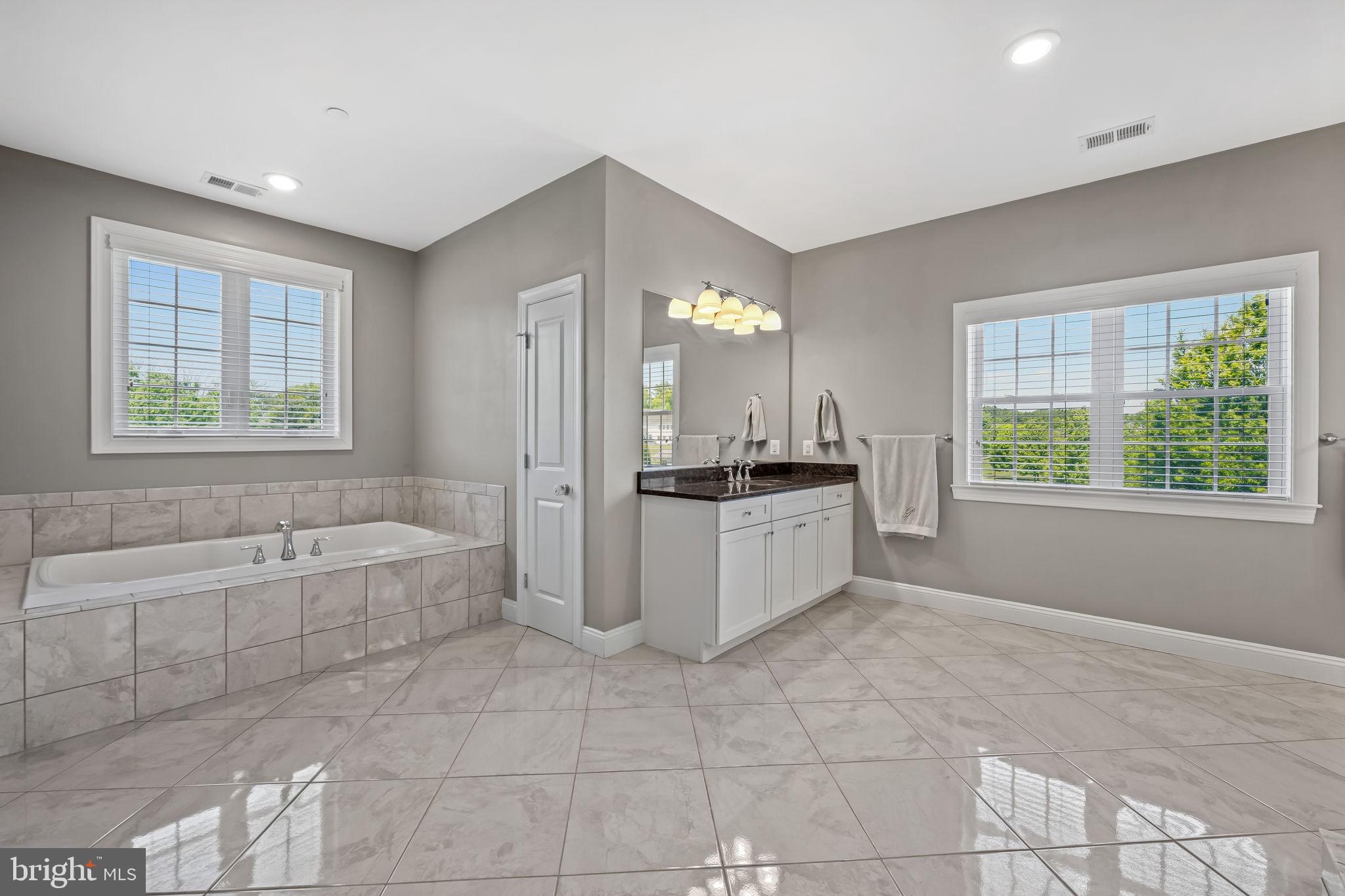 BRIAR KNOLL - Residential