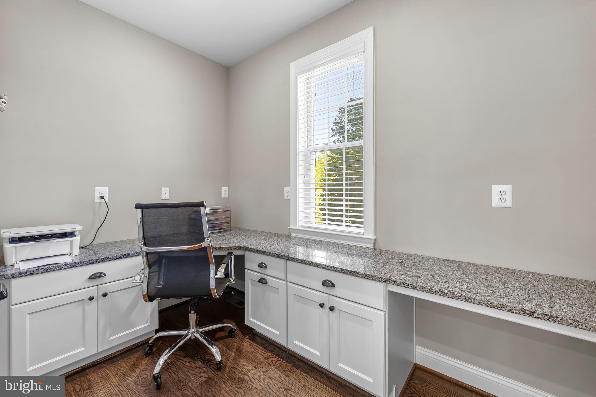 BRIAR KNOLL - Residential