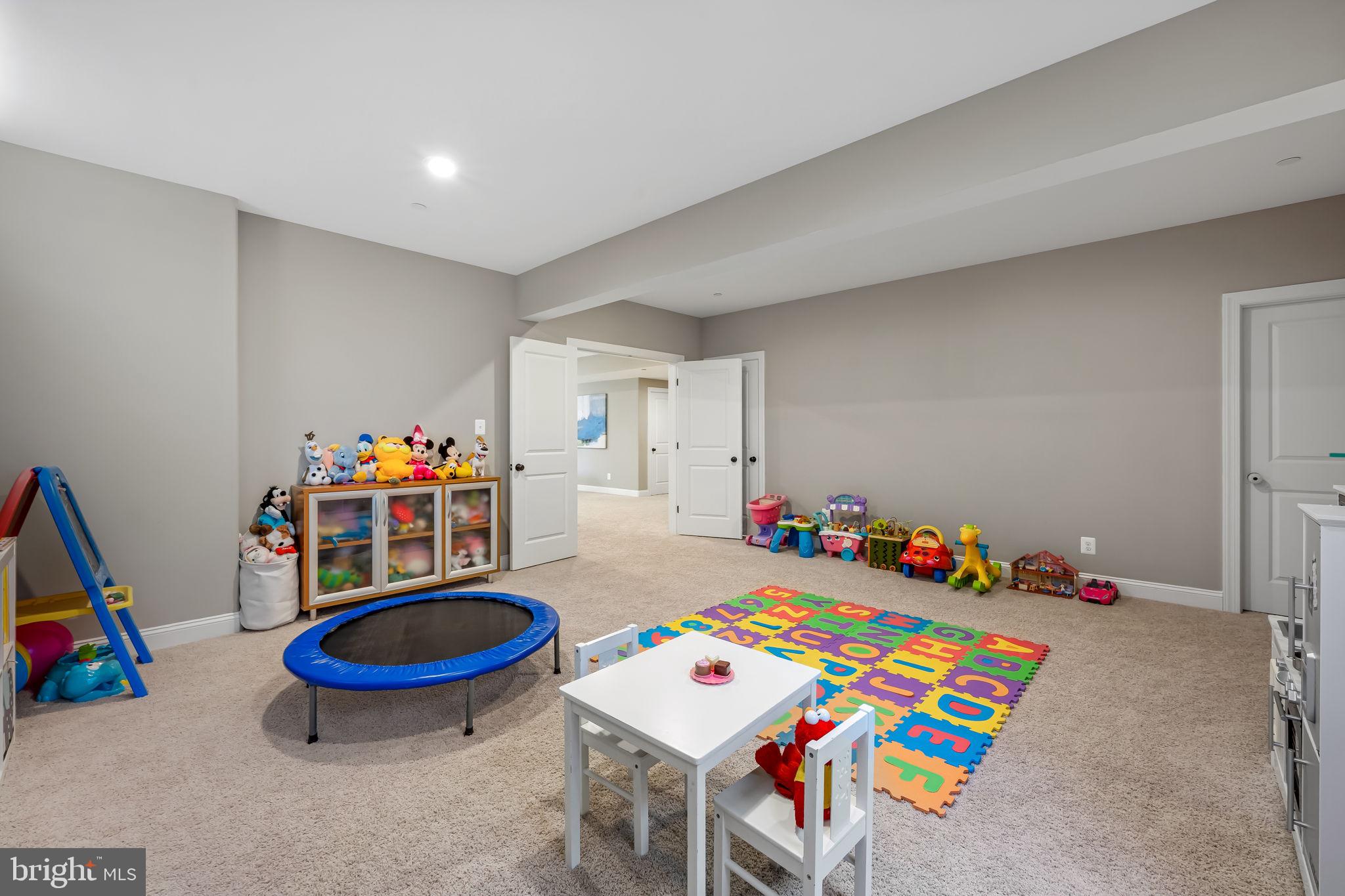 BRIAR KNOLL - Residential
