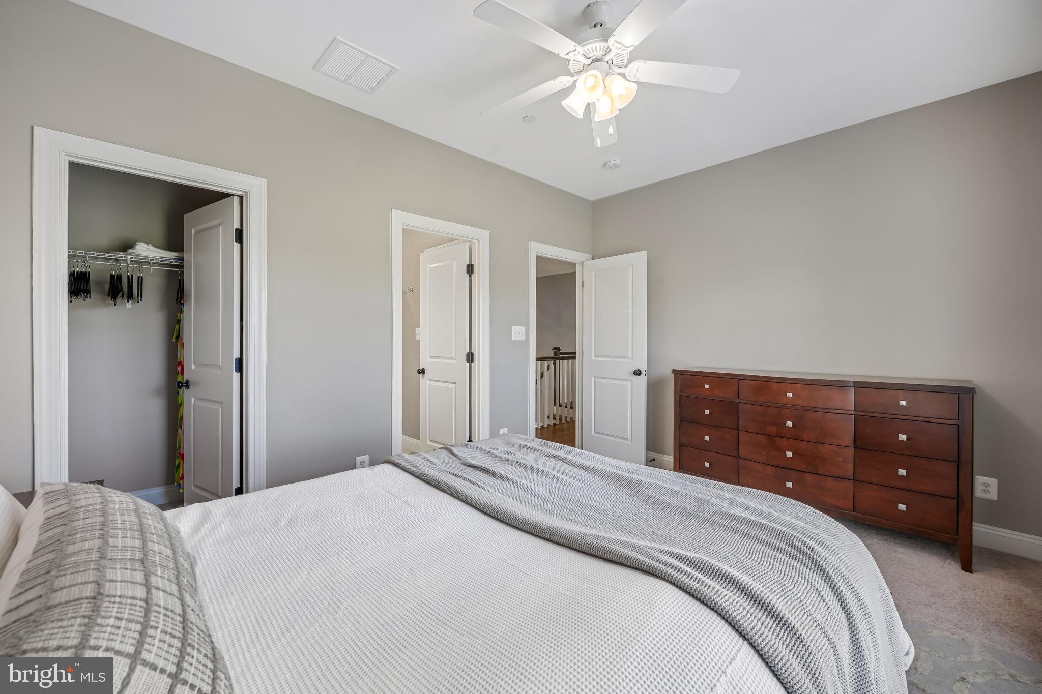 BRIAR KNOLL - Residential