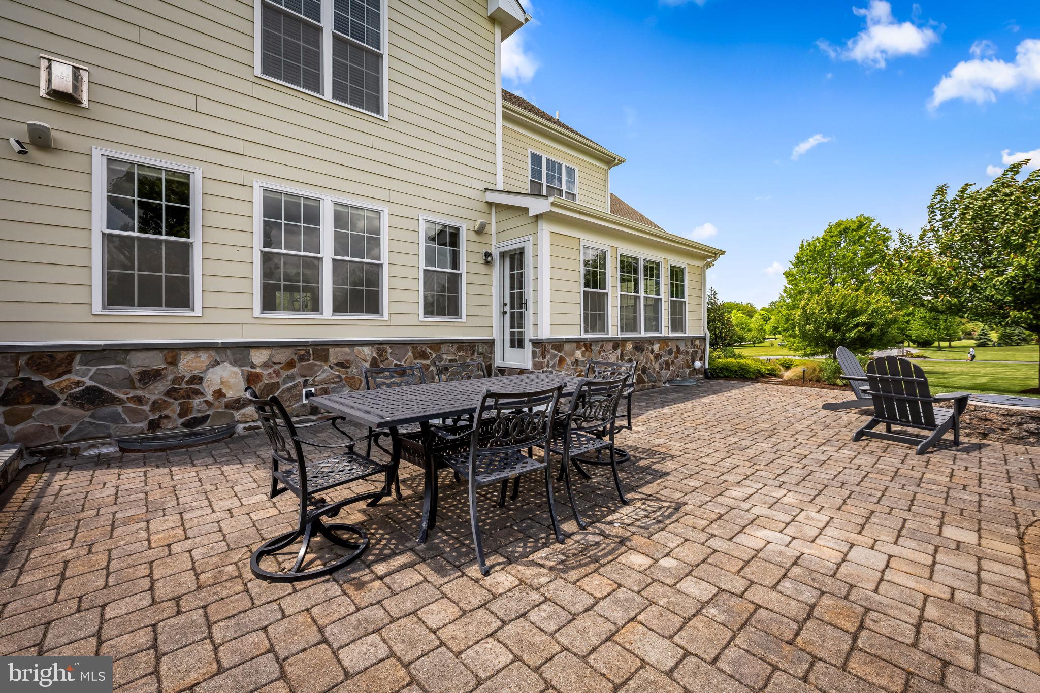BRIAR KNOLL - Residential