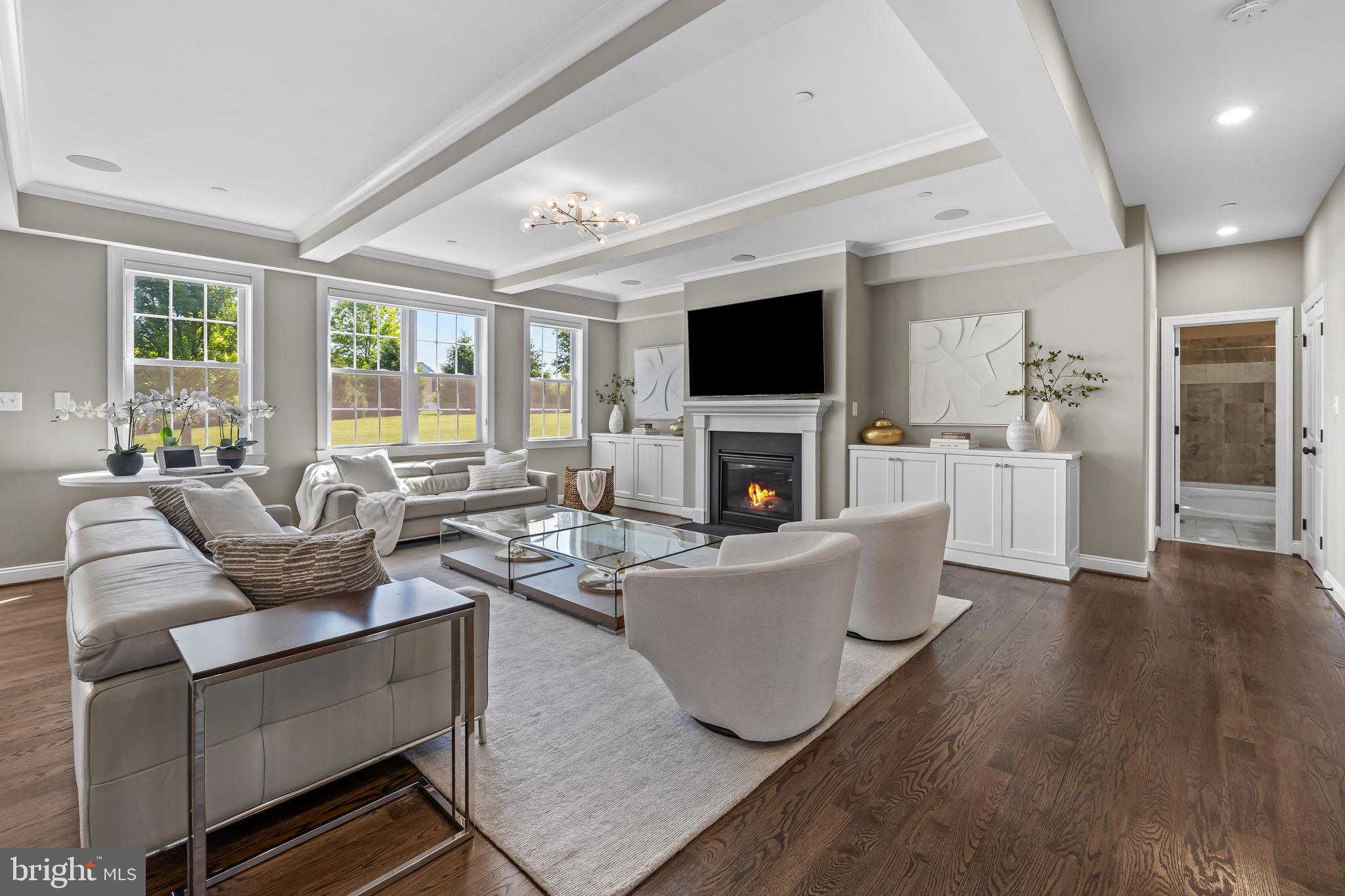 BRIAR KNOLL - Residential