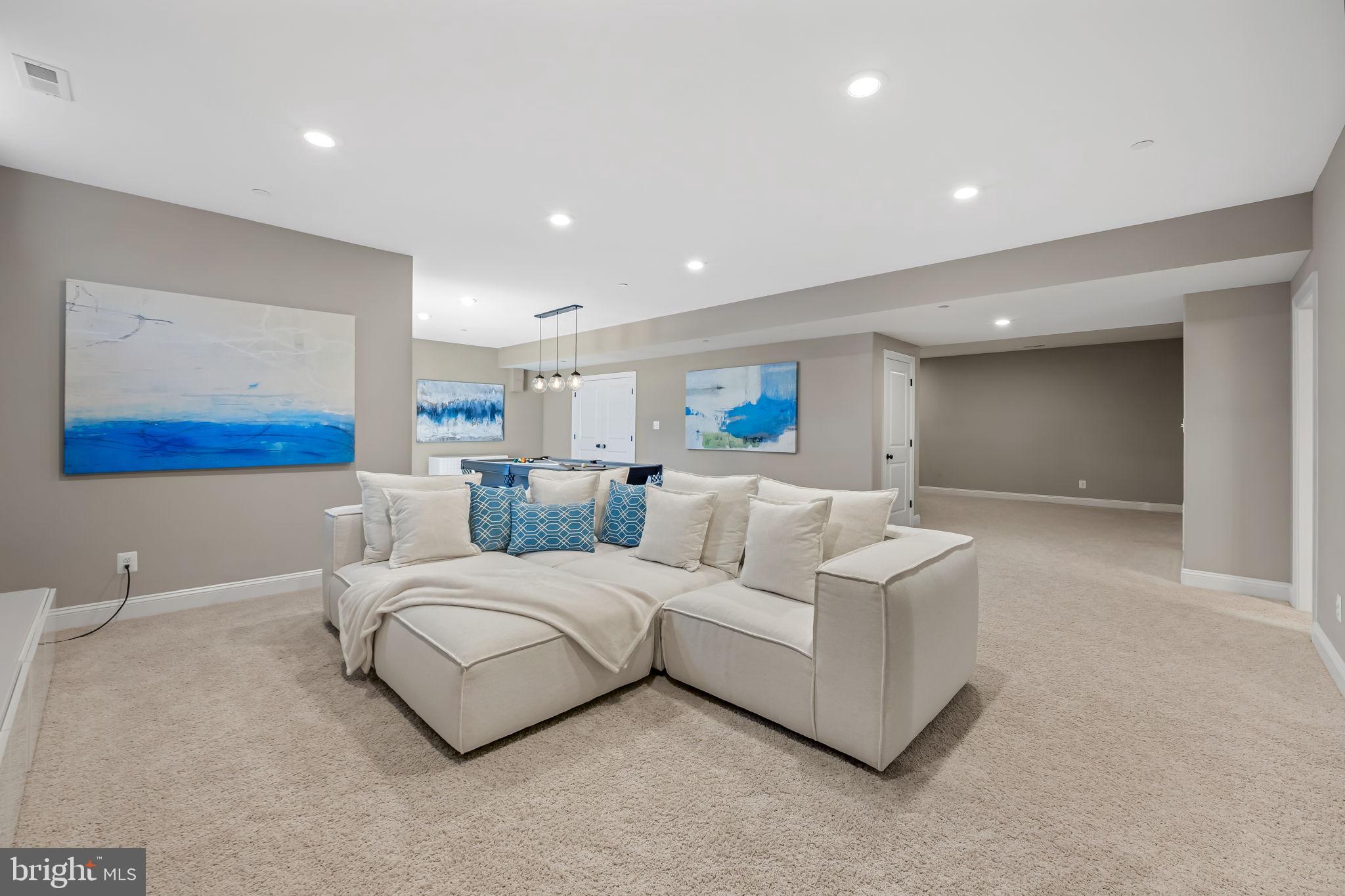BRIAR KNOLL - Residential