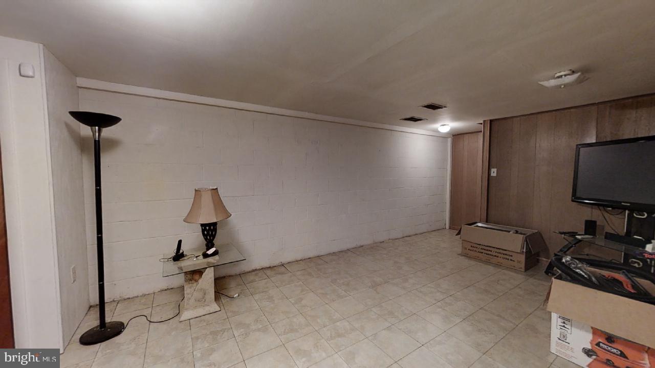 INDIAN VILLAGE IND HEAD - Residential