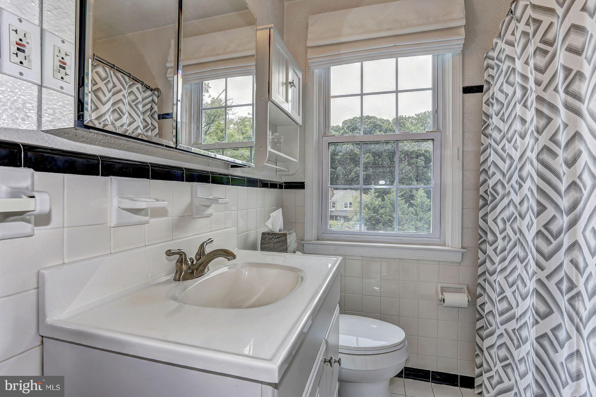 SMALL ACRES - Residential