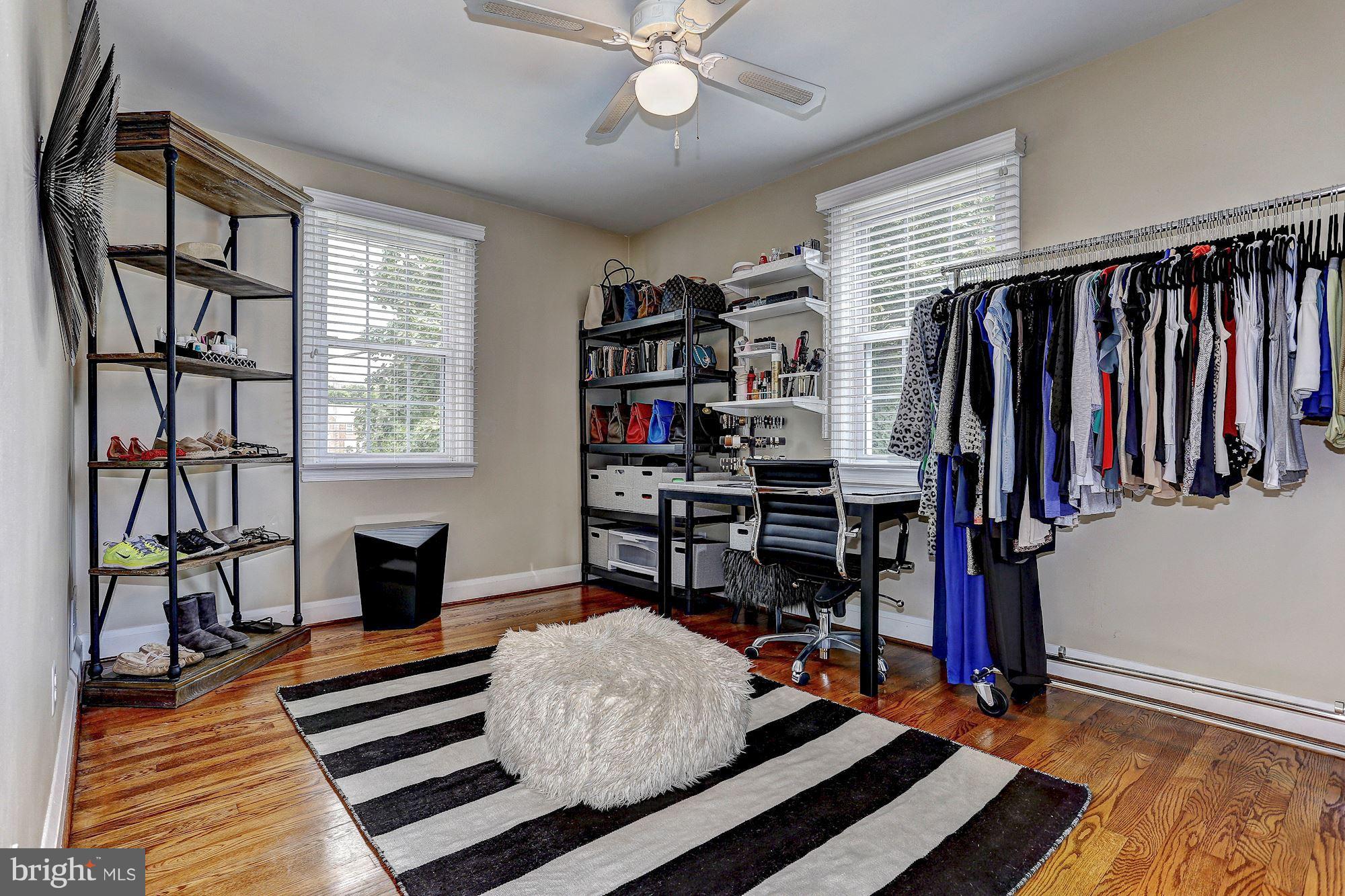 SMALL ACRES - Residential