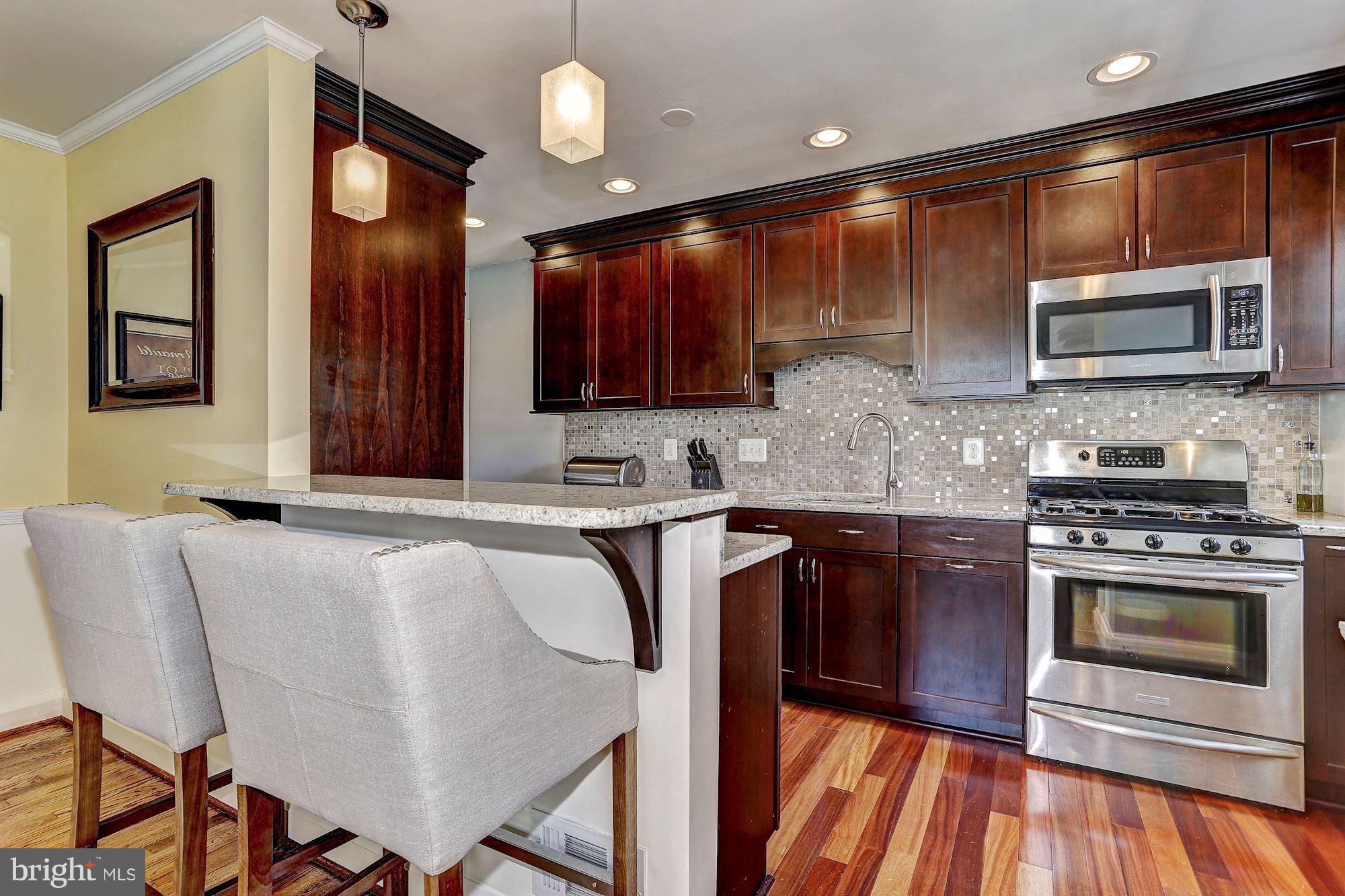 SMALL ACRES - Residential