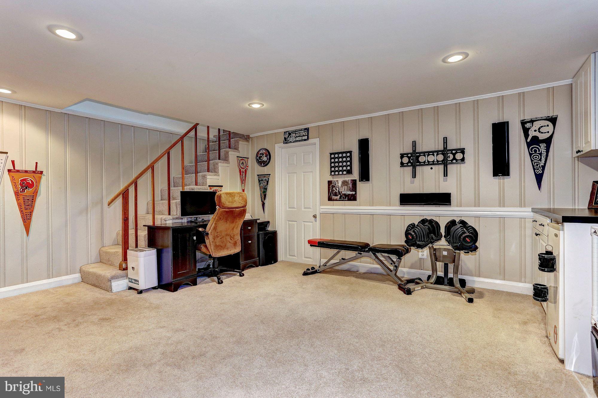 SMALL ACRES - Residential