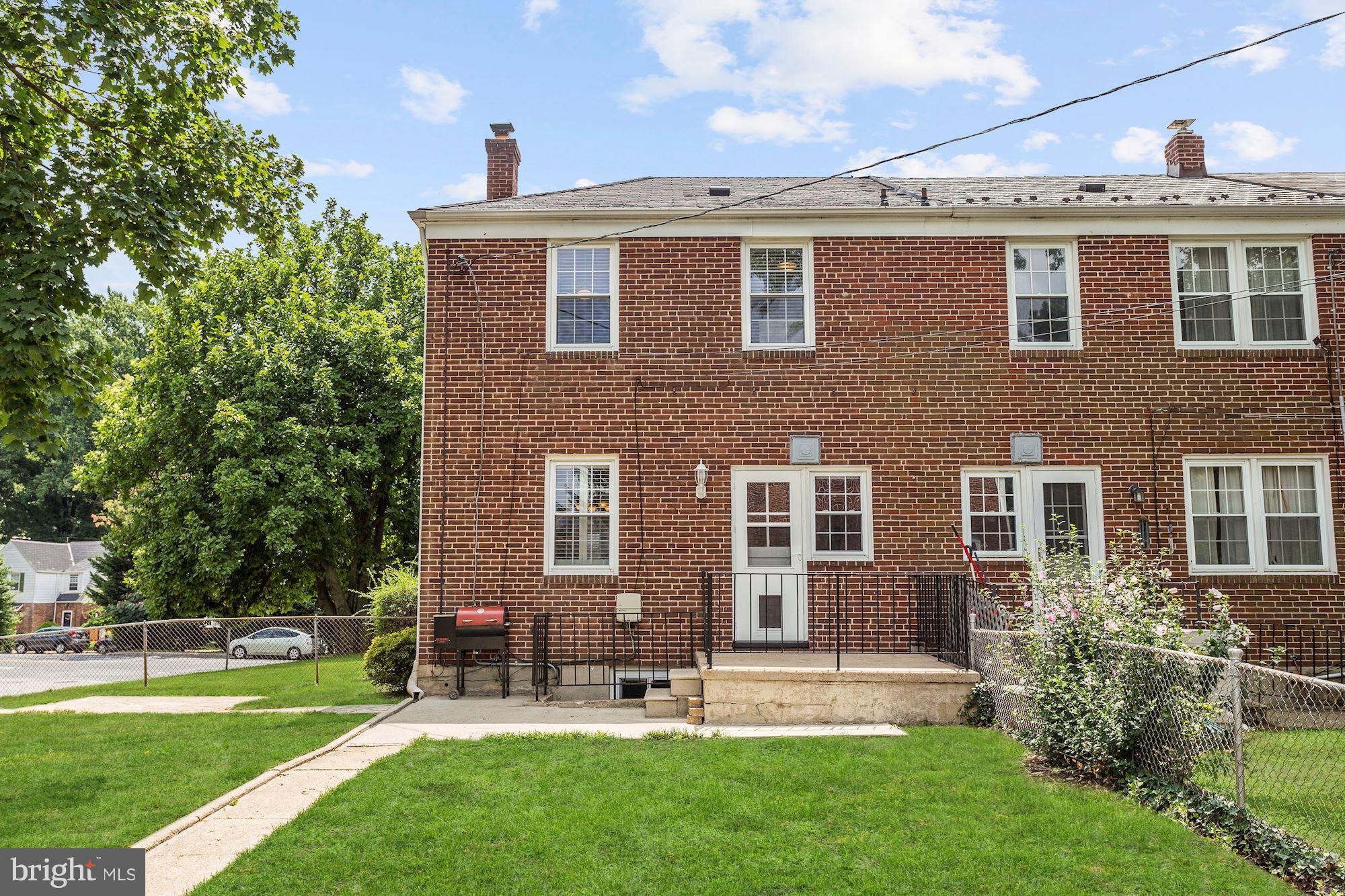 SMALL ACRES - Residential