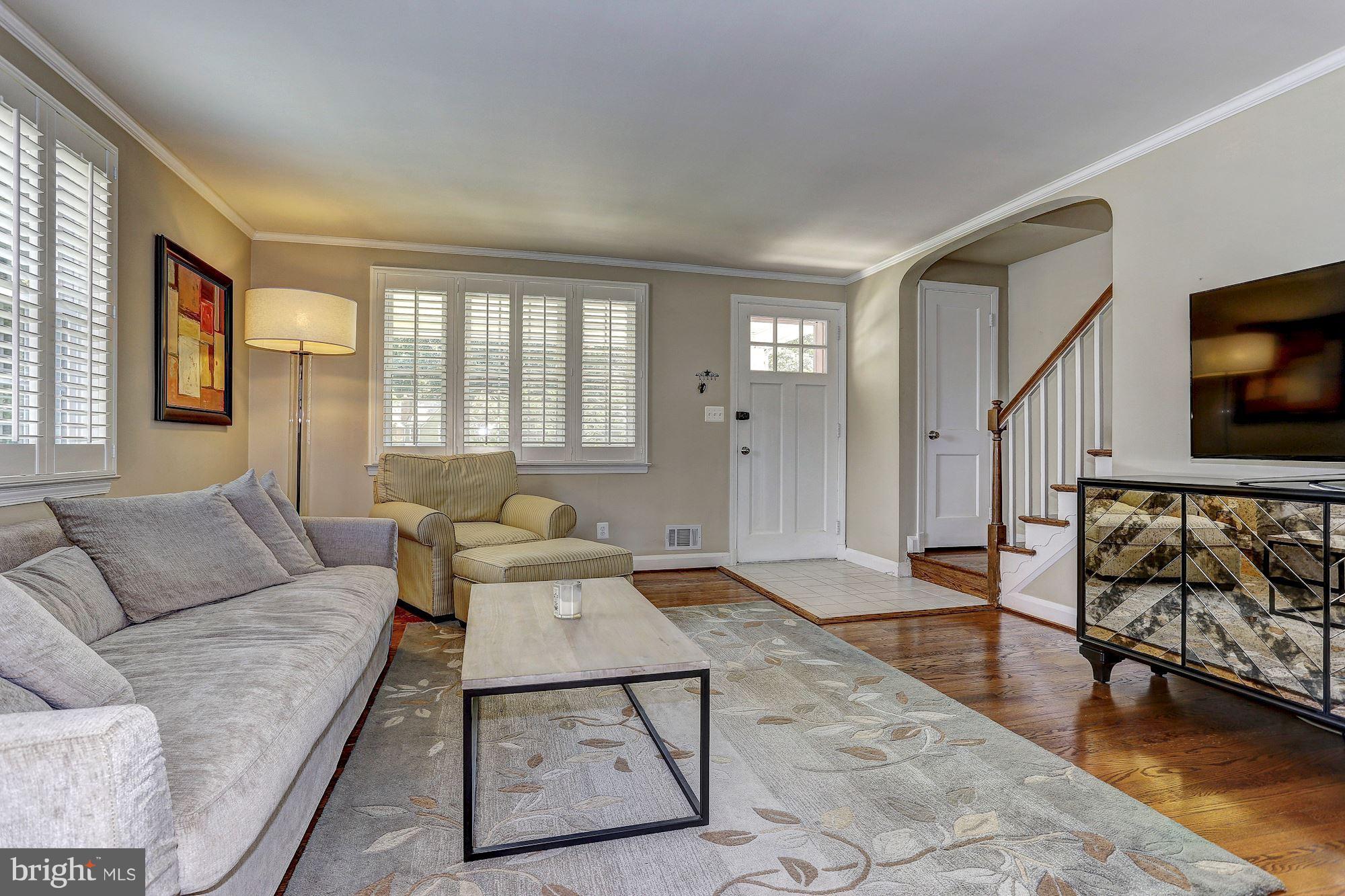 SMALL ACRES - Residential