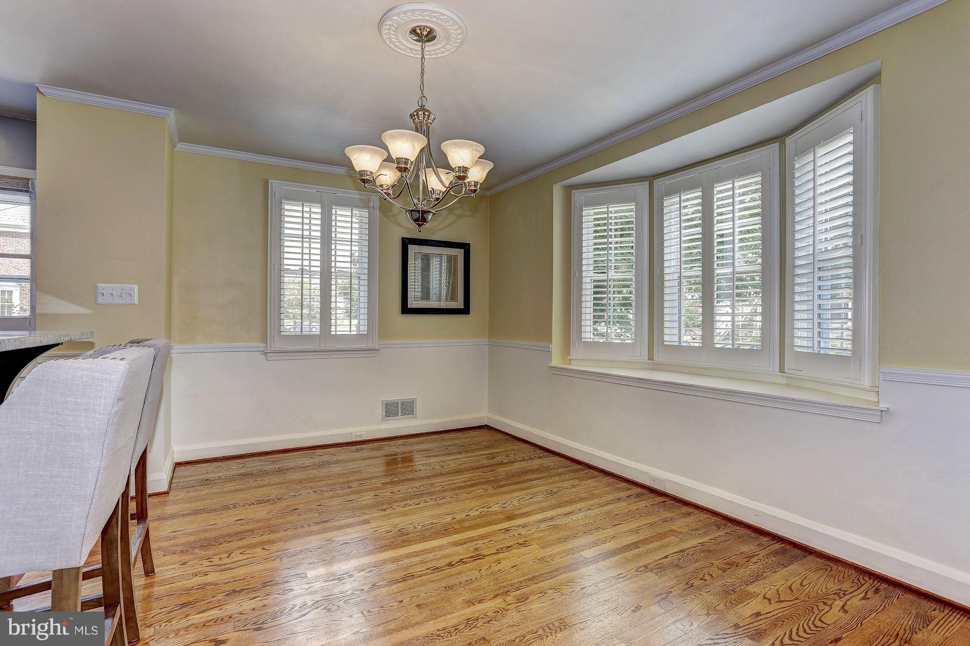 SMALL ACRES - Residential