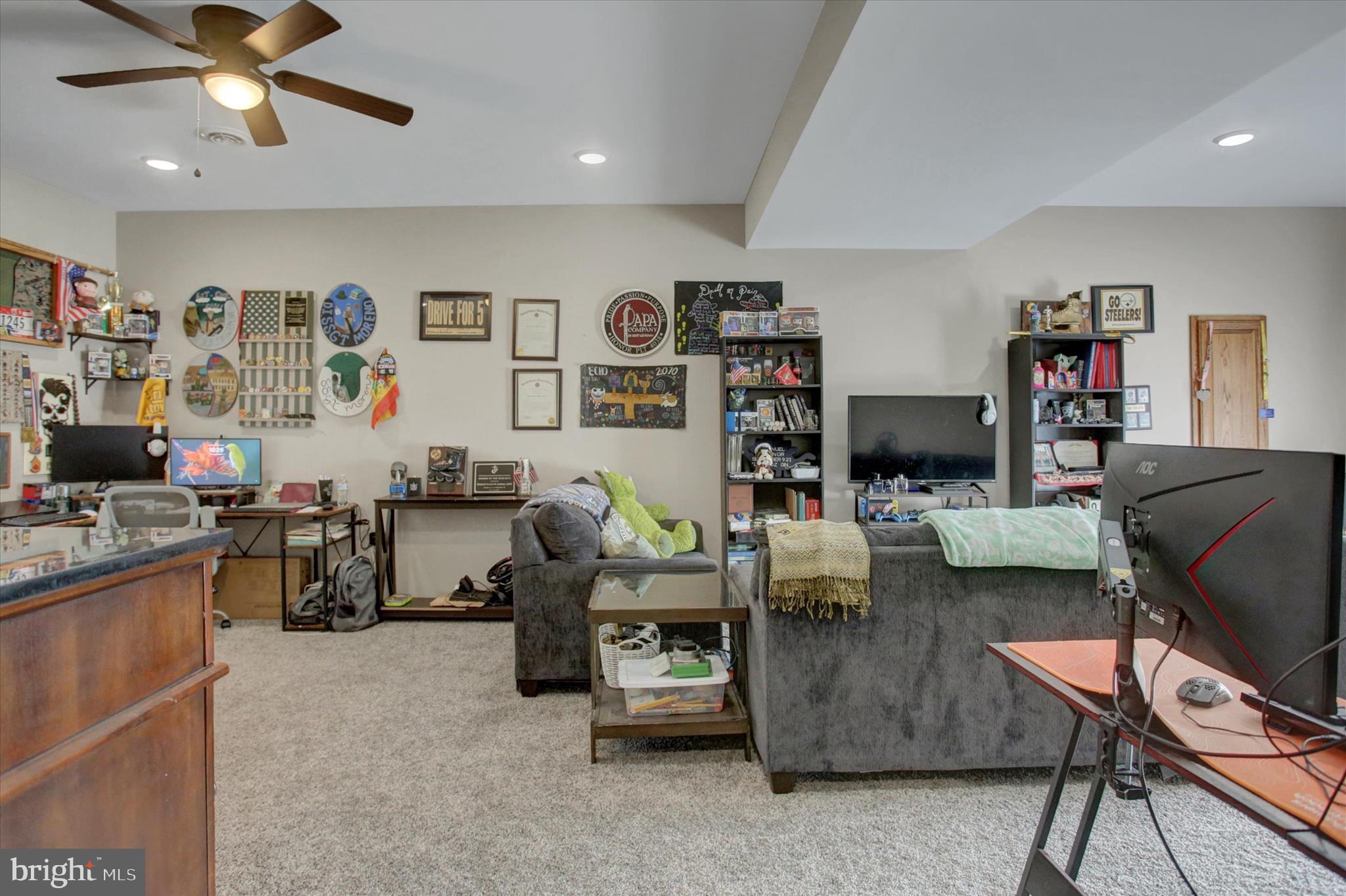 HILLVIEW ESTATES - Residential