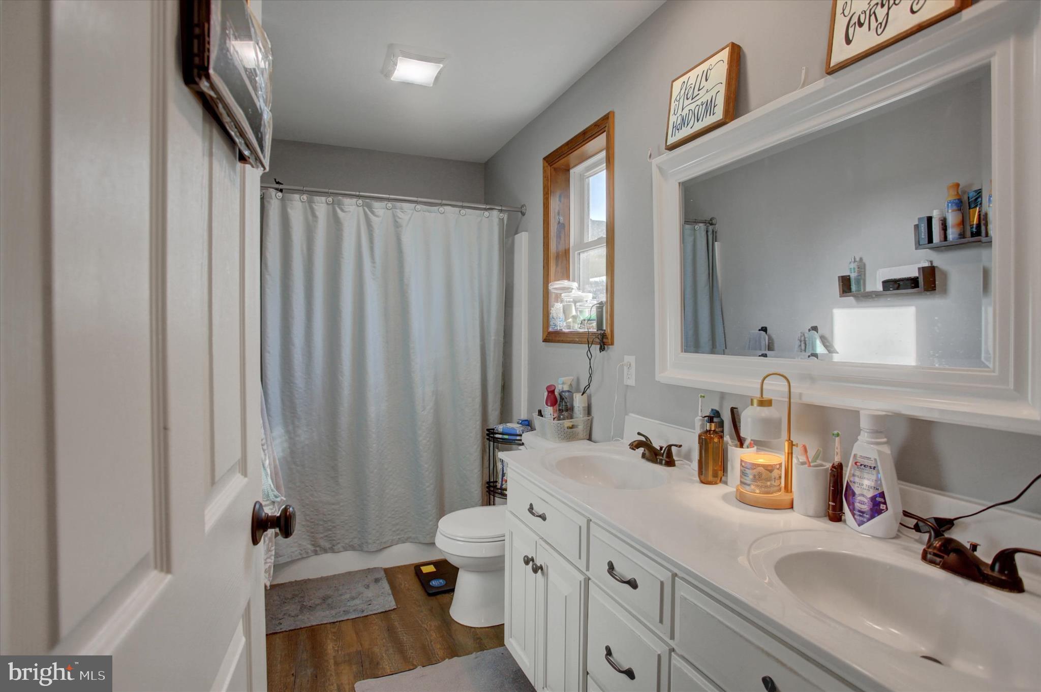 HILLVIEW ESTATES - Residential