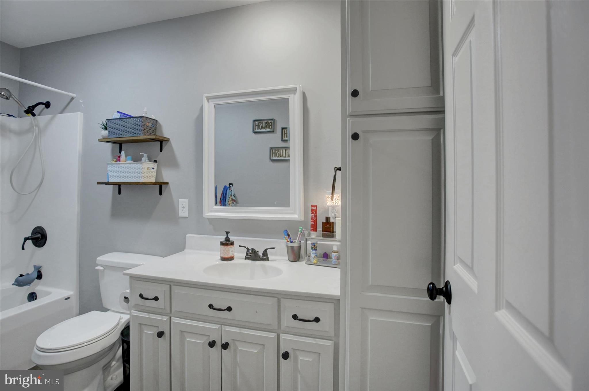 HILLVIEW ESTATES - Residential