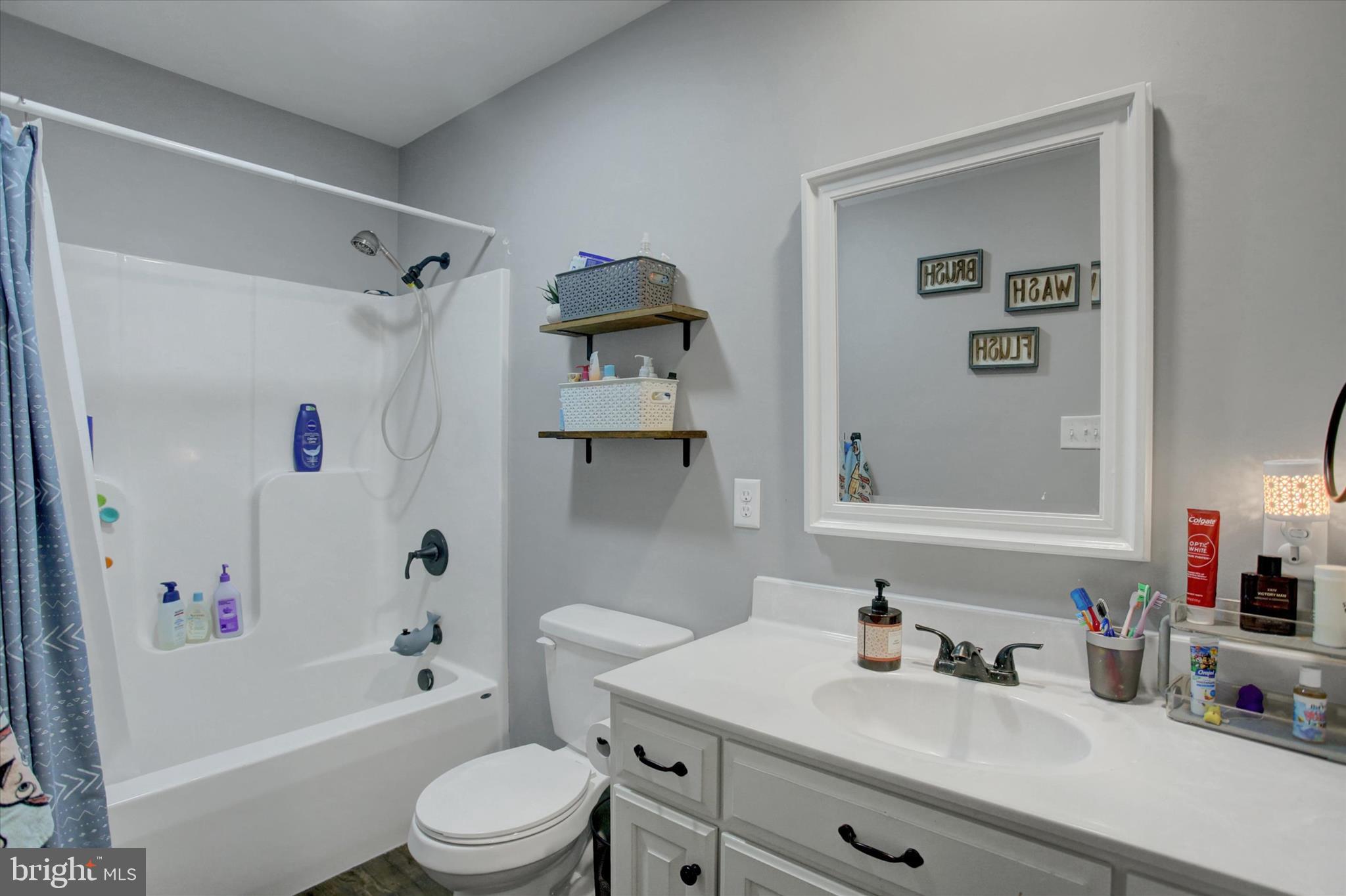 HILLVIEW ESTATES - Residential